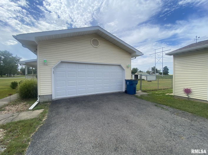 15264 REMINGTON Road, Marion, Illinois 62959, 2 Bedrooms Bedrooms, 0 ,1 BathroomBathrooms,Residential,For Sale,REMINGTON,0,RMAEB459496