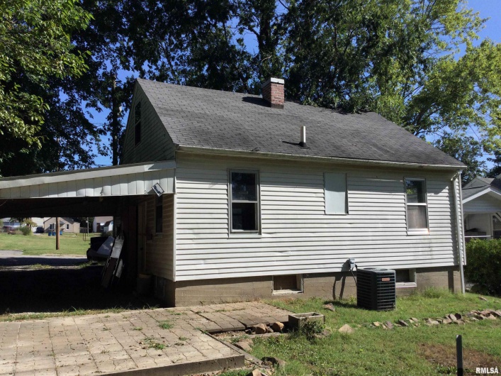 304 DOUGLAS Street, Anna, Illinois 62906, 2 Bedrooms Bedrooms, 0 ,1 BathroomBathrooms,Residential,For Sale,DOUGLAS,0,RMAQC4266849