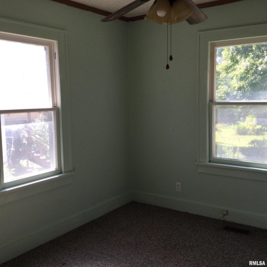 304 DOUGLAS Street, Anna, Illinois 62906, 2 Bedrooms Bedrooms, 0 ,1 BathroomBathrooms,Residential,For Sale,DOUGLAS,0,RMAQC4266849