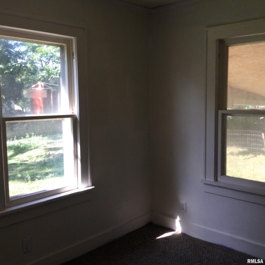 304 DOUGLAS Street, Anna, Illinois 62906, 2 Bedrooms Bedrooms, 0 ,1 BathroomBathrooms,Residential,For Sale,DOUGLAS,0,RMAQC4266849