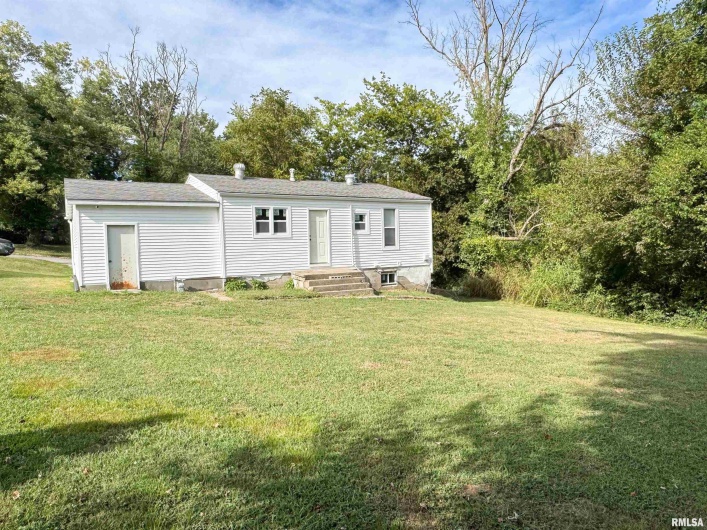 314 DOUGLAS Street, Anna, Illinois 62906, 2 Bedrooms Bedrooms, 0 ,1 BathroomBathrooms,Residential,For Sale,DOUGLAS,0,RMAEB459499
