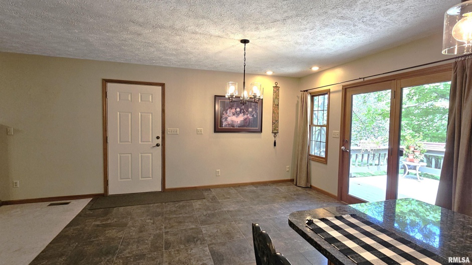 12196 LAGUNA Drive, Marion, Illinois 62959, 4 Bedrooms Bedrooms, 0 ,3 BathroomsBathrooms,Residential,For Sale,LAGUNA,0,RMAEB459507