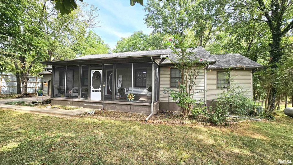 12196 LAGUNA Drive, Marion, Illinois 62959, 4 Bedrooms Bedrooms, 0 ,3 BathroomsBathrooms,Residential,For Sale,LAGUNA,0,RMAEB459507