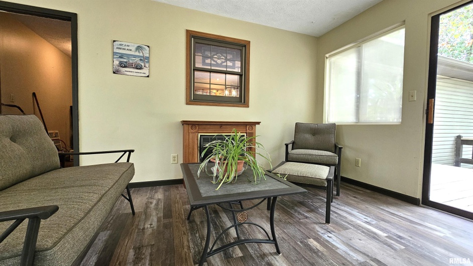 12196 LAGUNA Drive, Marion, Illinois 62959, 4 Bedrooms Bedrooms, 0 ,3 BathroomsBathrooms,Residential,For Sale,LAGUNA,0,RMAEB459507