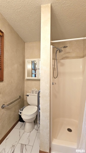 12196 LAGUNA Drive, Marion, Illinois 62959, 4 Bedrooms Bedrooms, 0 ,3 BathroomsBathrooms,Residential,For Sale,LAGUNA,0,RMAEB459507