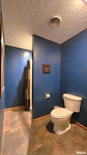12196 LAGUNA Drive, Marion, Illinois 62959, 4 Bedrooms Bedrooms, 0 ,3 BathroomsBathrooms,Residential,For Sale,LAGUNA,0,RMAEB459507