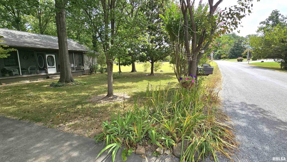 12196 LAGUNA Drive, Marion, Illinois 62959, 4 Bedrooms Bedrooms, 0 ,3 BathroomsBathrooms,Residential,For Sale,LAGUNA,0,RMAEB459507