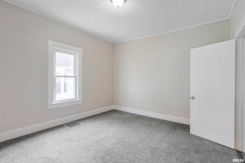 208 10TH Street, Herrin, Illinois 62948, 2 Bedrooms Bedrooms, 0 ,1 BathroomBathrooms,Residential,For Sale,10TH,0,RMAEB459510