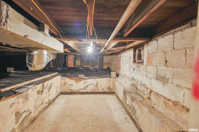 208 10TH Street, Herrin, Illinois 62948, 2 Bedrooms Bedrooms, 0 ,1 BathroomBathrooms,Residential,For Sale,10TH,0,RMAEB459510