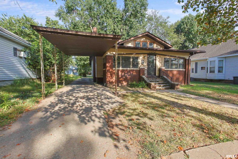 208 10TH Street, Herrin, Illinois 62948, 2 Bedrooms Bedrooms, 0 ,1 BathroomBathrooms,Residential,For Sale,10TH,0,RMAEB459510
