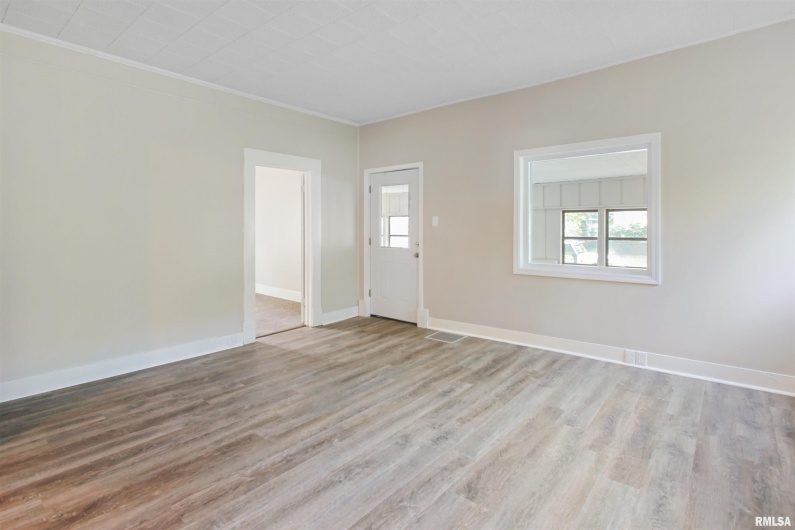 208 10TH Street, Herrin, Illinois 62948, 2 Bedrooms Bedrooms, 0 ,1 BathroomBathrooms,Residential,For Sale,10TH,0,RMAEB459510