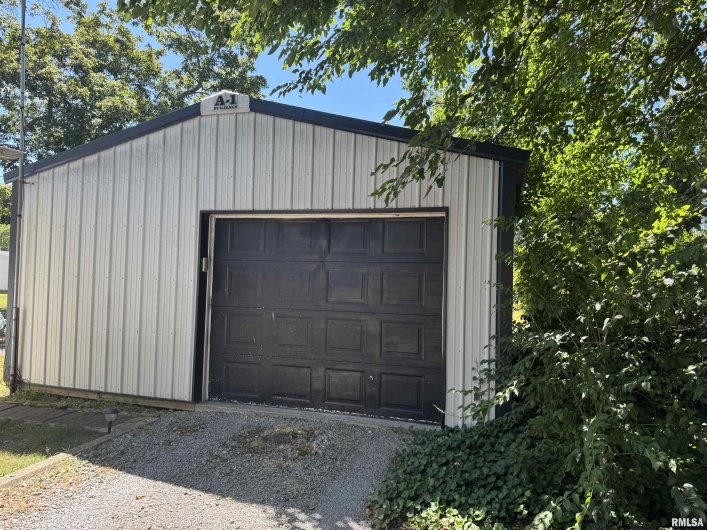 1803 CHERRY Street, Marion, Illinois 62959, 3 Bedrooms Bedrooms, 0 ,1 BathroomBathrooms,Residential,For Sale,CHERRY,0,RMAEB459511