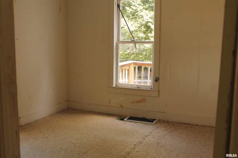 710 Carico Street, Carbondale, Illinois 62901, 4 Bedrooms Bedrooms, 0 ,1 BathroomBathrooms,Residential,For Sale,Carico,0,RMAEB459513