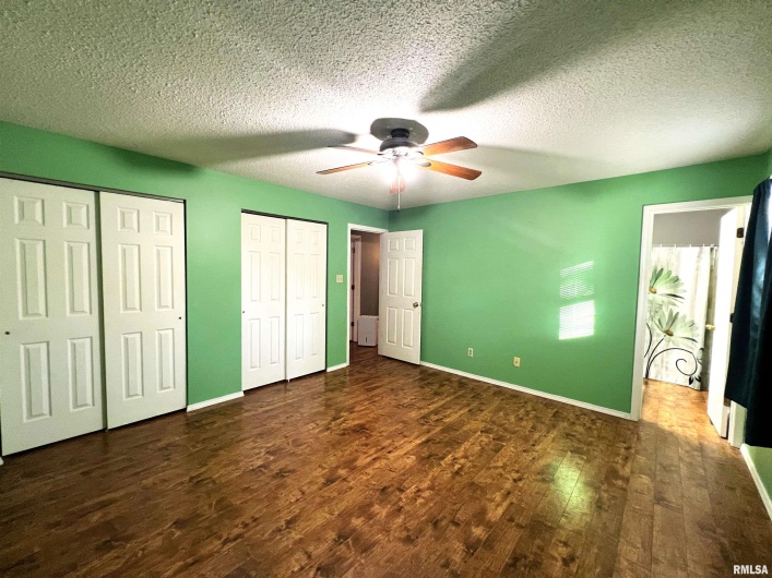 1202 Hadfield Street, Marion, Illinois 62959, 3 Bedrooms Bedrooms, 0 ,2 BathroomsBathrooms,Residential,For Sale,Hadfield,0,RMAQC4266903