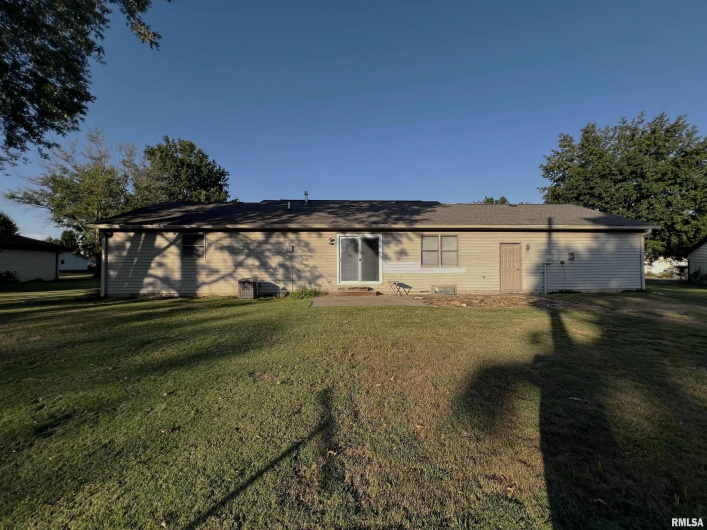 1202 Hadfield Street, Marion, Illinois 62959, 3 Bedrooms Bedrooms, 0 ,2 BathroomsBathrooms,Residential,For Sale,Hadfield,0,RMAQC4266903