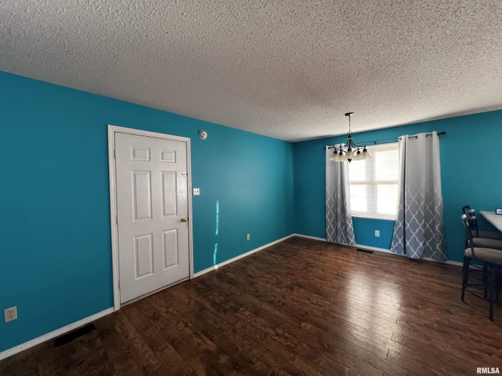 1202 Hadfield Street, Marion, Illinois 62959, 3 Bedrooms Bedrooms, 0 ,2 BathroomsBathrooms,Residential,For Sale,Hadfield,0,RMAQC4266903