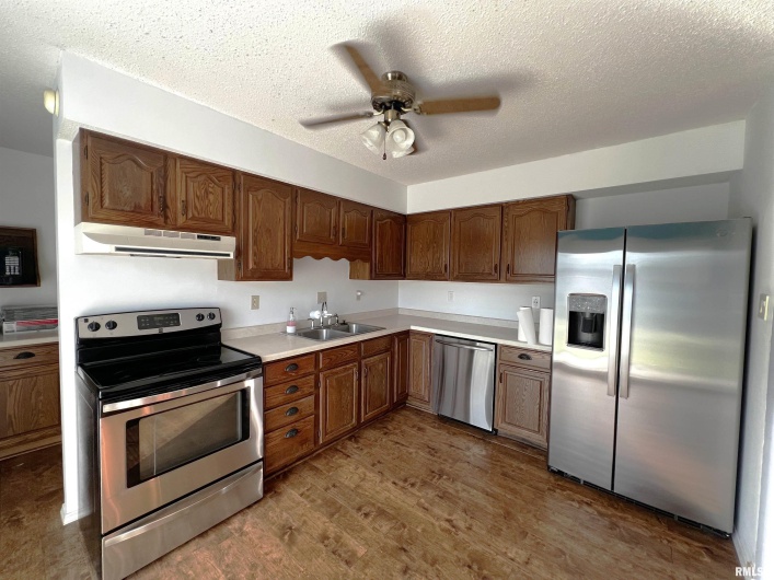1202 Hadfield Street, Marion, Illinois 62959, 3 Bedrooms Bedrooms, 0 ,2 BathroomsBathrooms,Residential,For Sale,Hadfield,0,RMAQC4266903