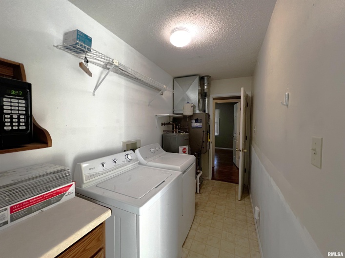1202 Hadfield Street, Marion, Illinois 62959, 3 Bedrooms Bedrooms, 0 ,2 BathroomsBathrooms,Residential,For Sale,Hadfield,0,RMAQC4266903