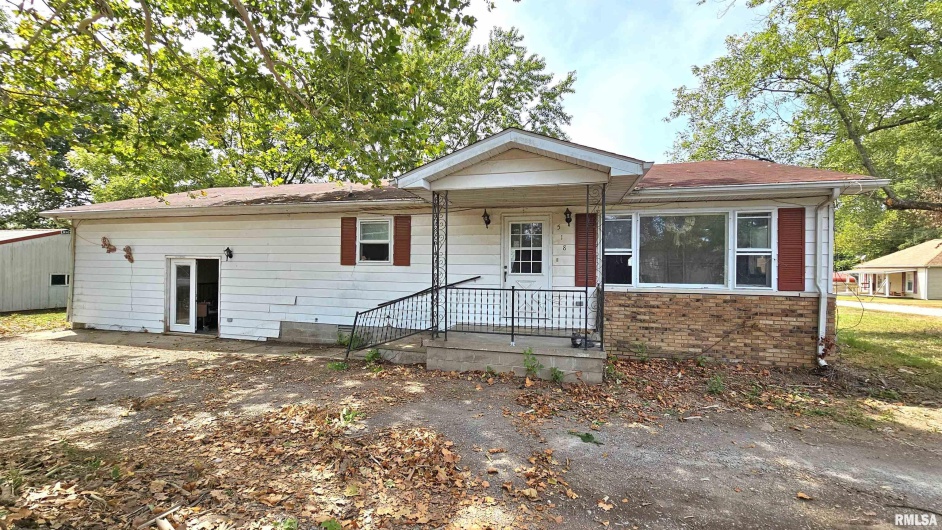 518 Fife Street, Carrier Mills, Illinois 62917, 3 Bedrooms Bedrooms, 0 ,1 BathroomBathrooms,Residential,For Sale,Fife,0,RMAEB459520