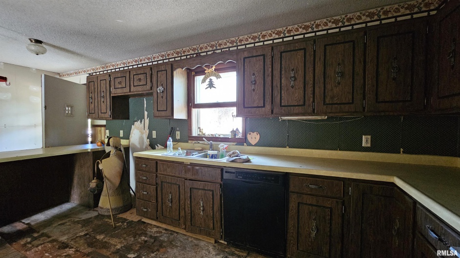 518 Fife Street, Carrier Mills, Illinois 62917, 3 Bedrooms Bedrooms, 0 ,1 BathroomBathrooms,Residential,For Sale,Fife,0,RMAEB459520