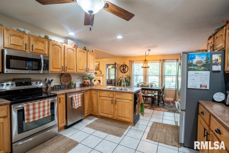 700 Legacy Drive, Herrin, Illinois 62948, 3 Bedrooms Bedrooms, 0 ,2 BathroomsBathrooms,Residential,For Sale,Legacy,0,RMAQC4264769