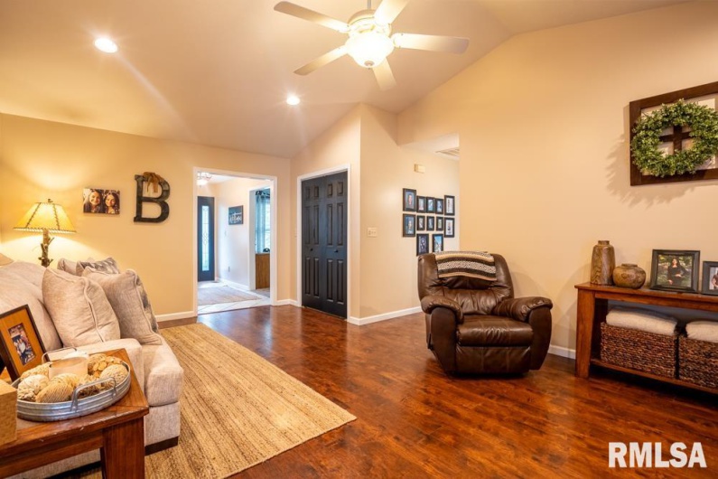 700 Legacy Drive, Herrin, Illinois 62948, 3 Bedrooms Bedrooms, 0 ,2 BathroomsBathrooms,Residential,For Sale,Legacy,0,RMAQC4264769