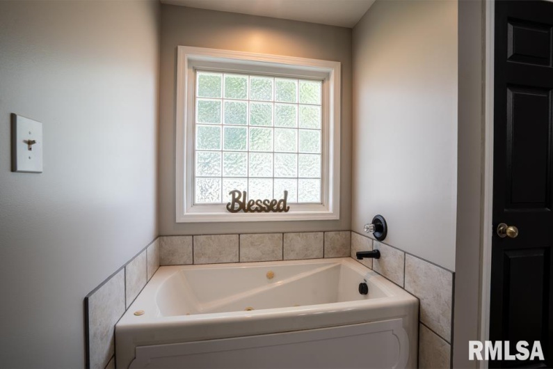 700 Legacy Drive, Herrin, Illinois 62948, 3 Bedrooms Bedrooms, 0 ,2 BathroomsBathrooms,Residential,For Sale,Legacy,0,RMAQC4264769