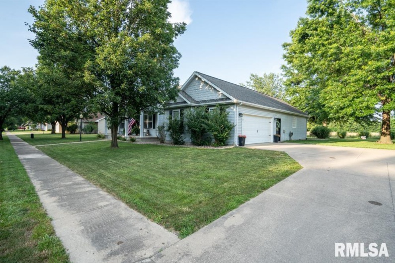 700 Legacy Drive, Herrin, Illinois 62948, 3 Bedrooms Bedrooms, 0 ,2 BathroomsBathrooms,Residential,For Sale,Legacy,0,RMAQC4264769
