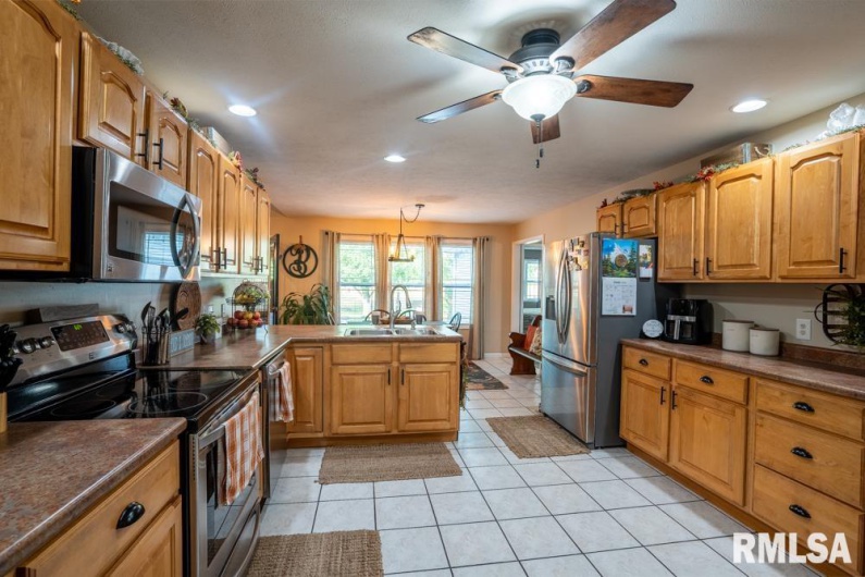 700 Legacy Drive, Herrin, Illinois 62948, 3 Bedrooms Bedrooms, 0 ,2 BathroomsBathrooms,Residential,For Sale,Legacy,0,RMAQC4264769
