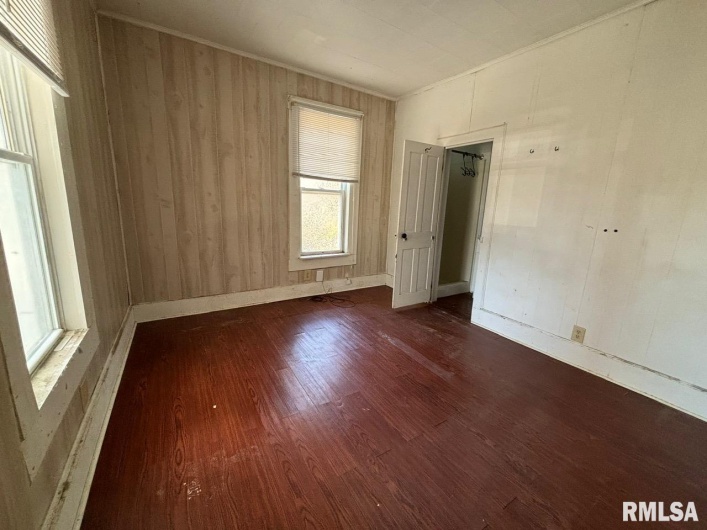 314 HESTER Street, Carbondale, Illinois 62901, 4 Bedrooms Bedrooms, 0 ,2 BathroomsBathrooms,Residential,For Sale,HESTER,0,RMAEB459522