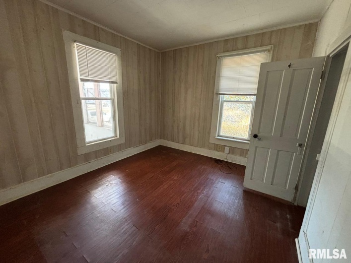314 HESTER Street, Carbondale, Illinois 62901, 4 Bedrooms Bedrooms, 0 ,2 BathroomsBathrooms,Residential,For Sale,HESTER,0,RMAEB459522