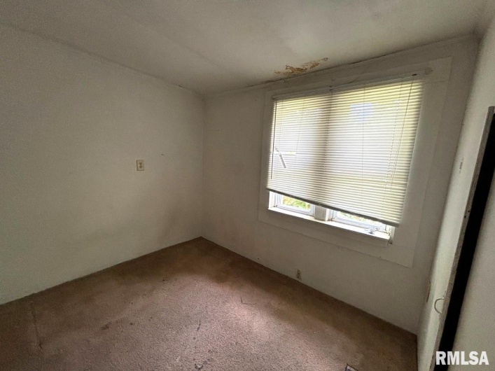 314 HESTER Street, Carbondale, Illinois 62901, 4 Bedrooms Bedrooms, 0 ,2 BathroomsBathrooms,Residential,For Sale,HESTER,0,RMAEB459522