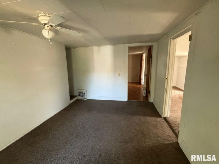 314 HESTER Street, Carbondale, Illinois 62901, 4 Bedrooms Bedrooms, 0 ,2 BathroomsBathrooms,Residential,For Sale,HESTER,0,RMAEB459522