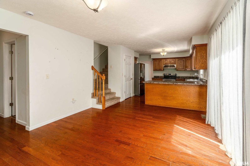 2109 MEADOW Lane, Carbondale, Illinois 62901, 4 Bedrooms Bedrooms, 0 ,3 BathroomsBathrooms,Residential,For Sale,MEADOW,0,RMAEB459525
