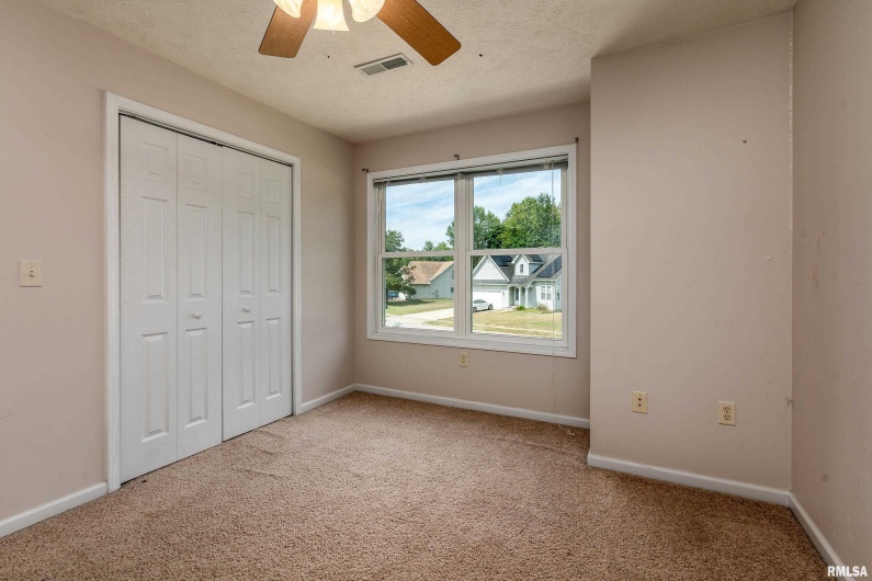2109 MEADOW Lane, Carbondale, Illinois 62901, 4 Bedrooms Bedrooms, 0 ,3 BathroomsBathrooms,Residential,For Sale,MEADOW,0,RMAEB459525