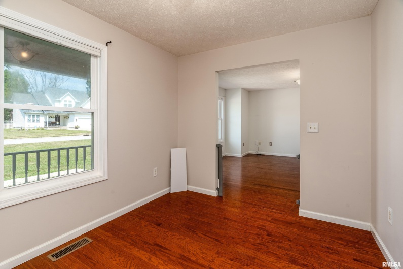 2109 MEADOW Lane, Carbondale, Illinois 62901, 4 Bedrooms Bedrooms, 0 ,3 BathroomsBathrooms,Residential,For Sale,MEADOW,0,RMAEB459525