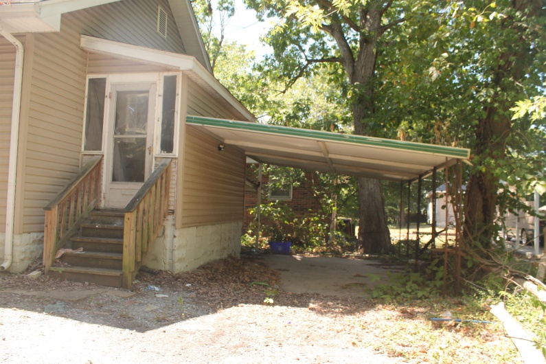 706 WALNUT Street, Carbondale, Illinois 62901, 3 Bedrooms Bedrooms, 0 ,1 BathroomBathrooms,Residential,For Sale,WALNUT,0,RMAEB459528