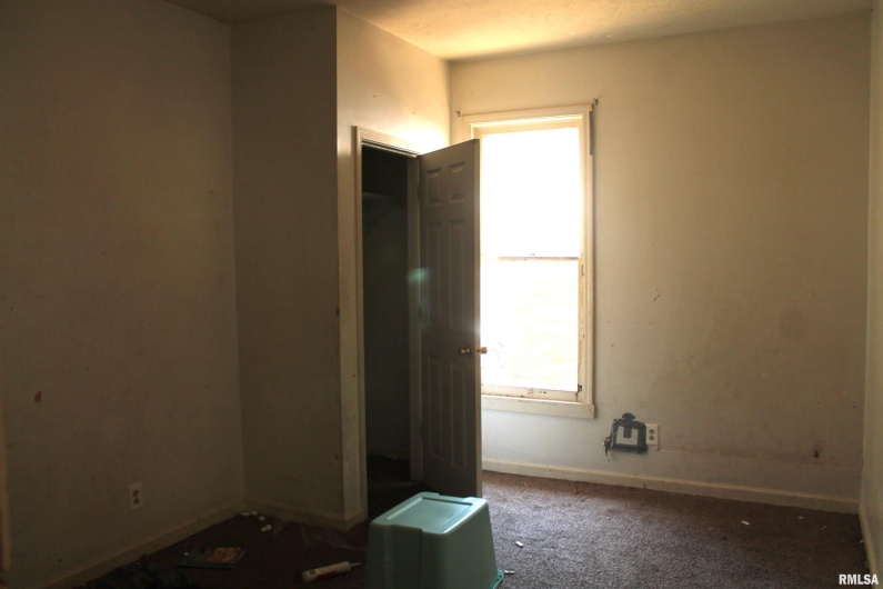 706 WALNUT Street, Carbondale, Illinois 62901, 3 Bedrooms Bedrooms, 0 ,1 BathroomBathrooms,Residential,For Sale,WALNUT,0,RMAEB459528