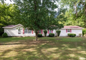 124 Merry Acres Lane, Carterville, Illinois 62918, 3 Bedrooms Bedrooms, 0 ,2 BathroomsBathrooms,Residential,For Sale,Merry Acres,0,RMAQC4266917