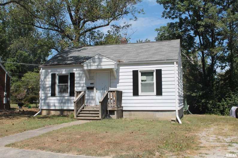 1114 Walkup Street, Carbondale, Illinois 62901, 2 Bedrooms Bedrooms, 0 ,1 BathroomBathrooms,Residential,For Sale,Walkup,0,RMAEB459532