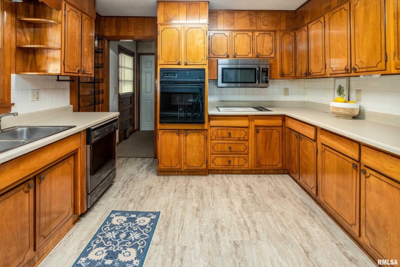 113 Belinda Drive, Marion, Illinois 62959-4910, 3 Bedrooms Bedrooms, 0 ,2 BathroomsBathrooms,Residential,For Sale,Belinda,0,RMAEB459534
