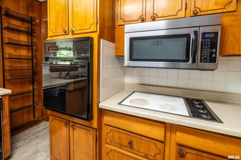 113 Belinda Drive, Marion, Illinois 62959-4910, 3 Bedrooms Bedrooms, 0 ,2 BathroomsBathrooms,Residential,For Sale,Belinda,0,RMAEB459534