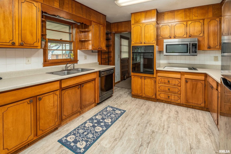 113 Belinda Drive, Marion, Illinois 62959-4910, 3 Bedrooms Bedrooms, 0 ,2 BathroomsBathrooms,Residential,For Sale,Belinda,0,RMAEB459534