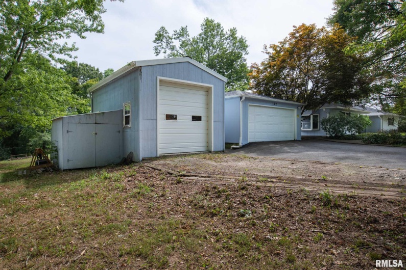192 AMBER Lane, Carbondale, Illinois 62902, 4 Bedrooms Bedrooms, 0 ,2 BathroomsBathrooms,Residential,For Sale,AMBER,0,RMAQC4266925