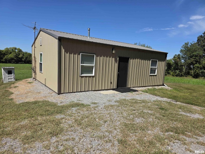 28 SIMPSON Lane, Elizabethtown, Illinois 62931, 2 Bedrooms Bedrooms, 0 ,0,Residential,For Sale,SIMPSON,0,RMAQC4266926