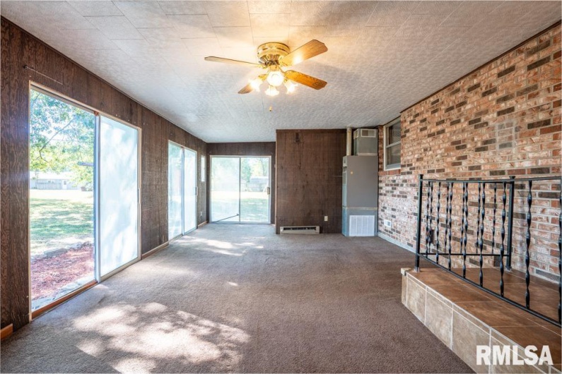 208 SYCAMORE Street, Elkville, Illinois 62932, 2 Bedrooms Bedrooms, 0 ,2 BathroomsBathrooms,Residential,For Sale,SYCAMORE,0,RMAQC4266929
