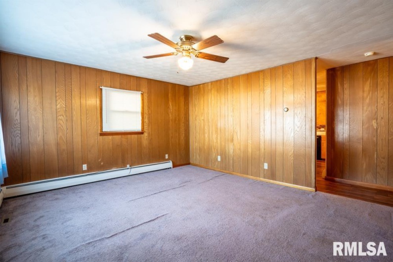 208 SYCAMORE Street, Elkville, Illinois 62932, 2 Bedrooms Bedrooms, 0 ,2 BathroomsBathrooms,Residential,For Sale,SYCAMORE,0,RMAQC4266929