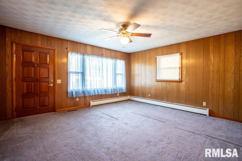 208 SYCAMORE Street, Elkville, Illinois 62932, 2 Bedrooms Bedrooms, 0 ,2 BathroomsBathrooms,Residential,For Sale,SYCAMORE,0,RMAQC4266929