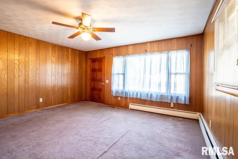 208 SYCAMORE Street, Elkville, Illinois 62932, 2 Bedrooms Bedrooms, 0 ,2 BathroomsBathrooms,Residential,For Sale,SYCAMORE,0,RMAQC4266929