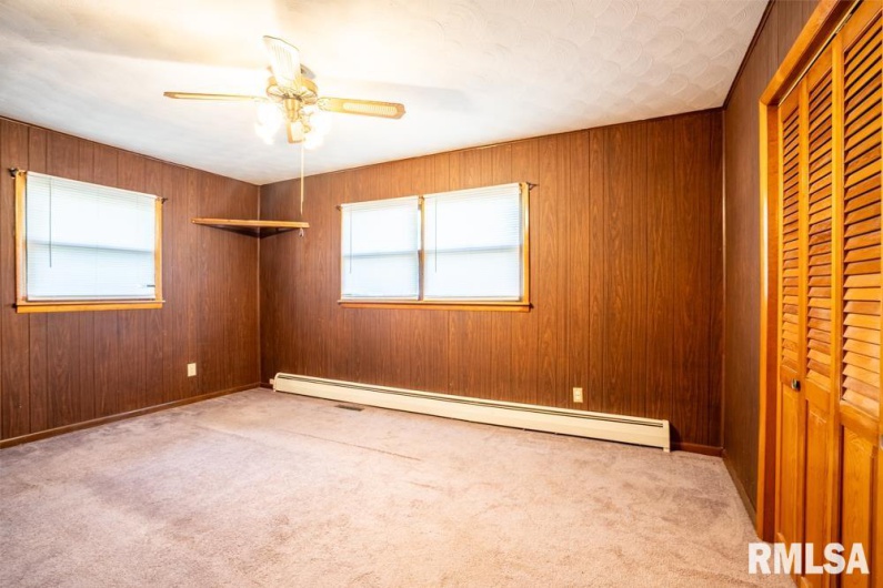208 SYCAMORE Street, Elkville, Illinois 62932, 2 Bedrooms Bedrooms, 0 ,2 BathroomsBathrooms,Residential,For Sale,SYCAMORE,0,RMAQC4266929